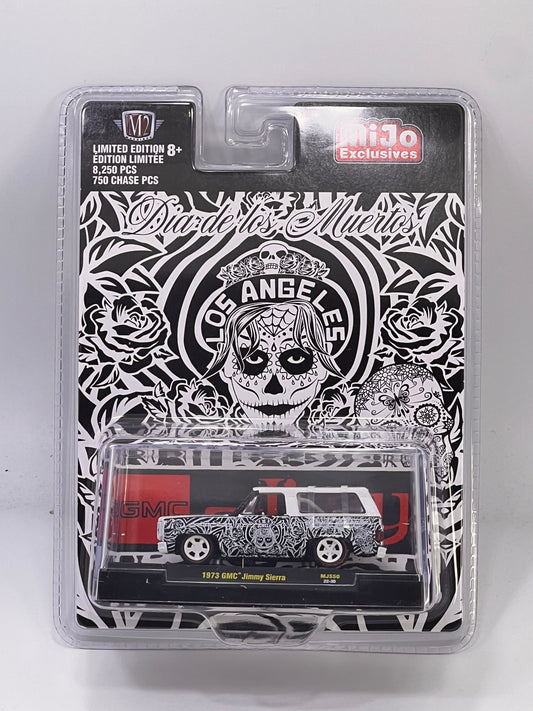 Chase 750 pcs M2 Machines 1:64 Mijo Exclusives 1973 Chevrolet GMC Jimmy Sierra ” Dias De Los Muertos ” 2022 Limited Edition