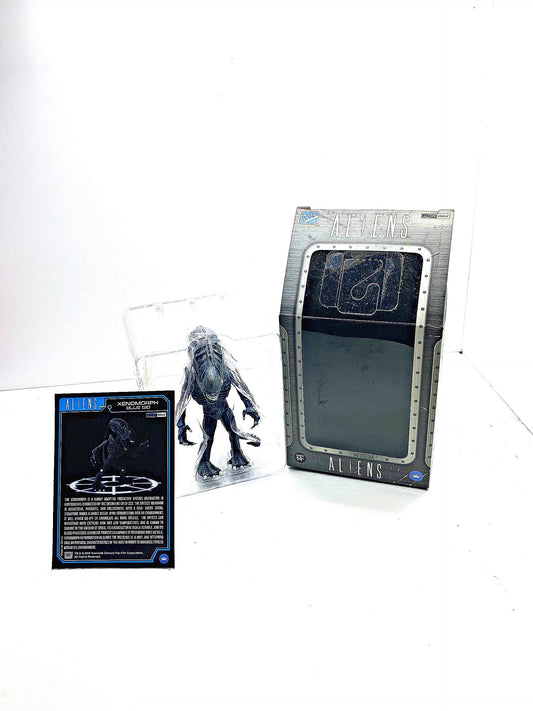 The loyal subjects aliens xenomorph blue GID & face hugger 1/96 chase figure